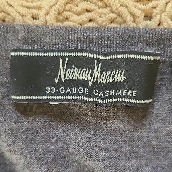 Neiman Marcus Heather Brown Cashmere Crewneck Sweater - Size S - Picture 7 of 9